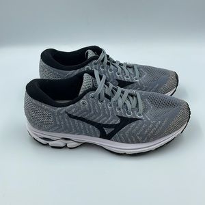 Mizuno Waveknit R2 Sneakers,‎ Women’s sz 6.5